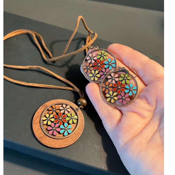 BOHO Multi-Color Enamel & Wood Necklace/Drop Earrings SET - Picture 9 of 9